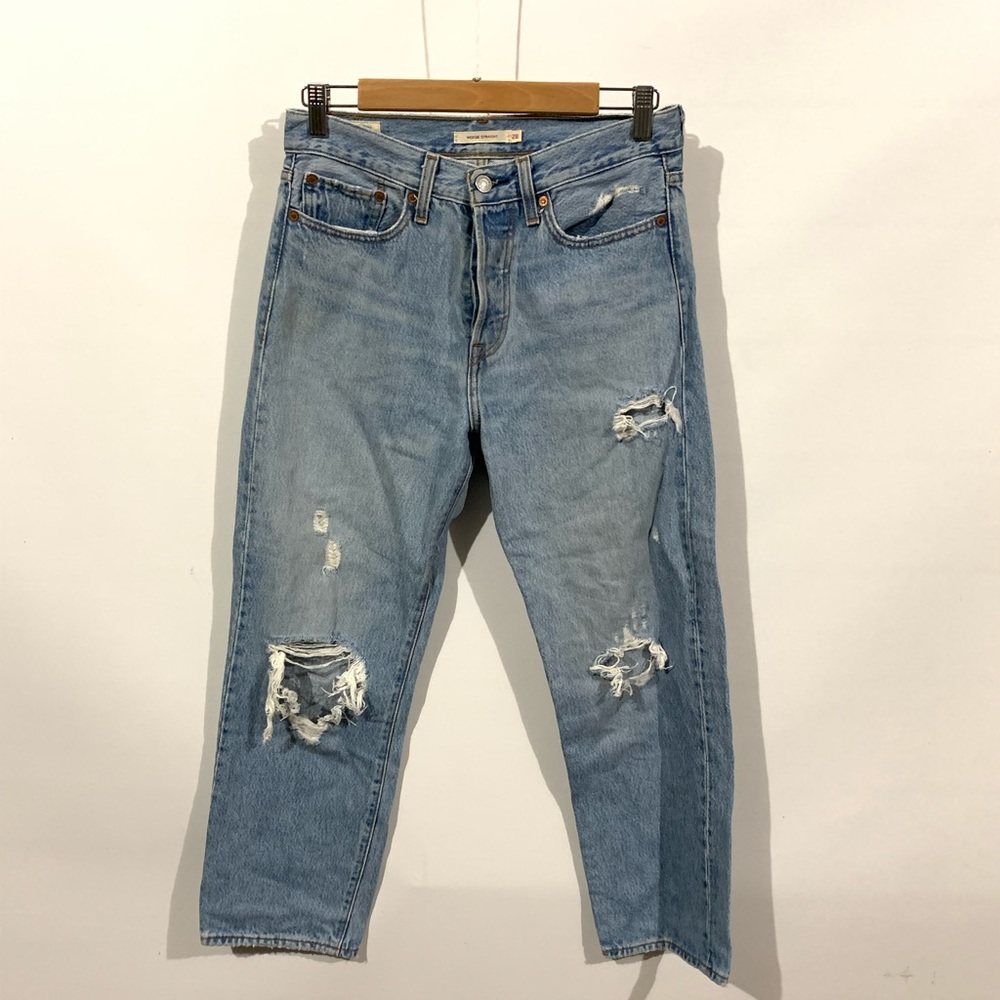 Levi’s premium distressed wedgie straight jeans
